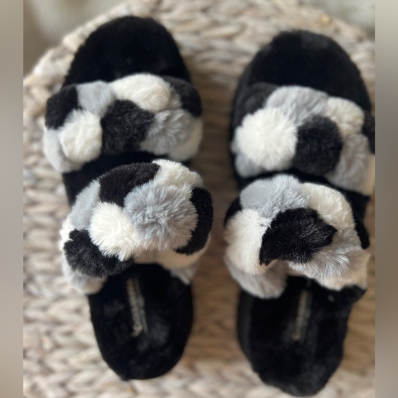 NWT Koolaburra by UGG Ya-Baby Faux Fur Platform Slide Slippers Size 9 Wm - Picture 14 of 14